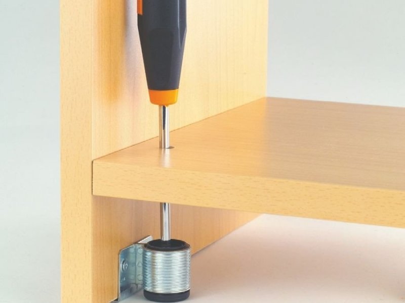 Kuchyňská nožka CAMAR 300 regulační H3cm kov+plast narážecí